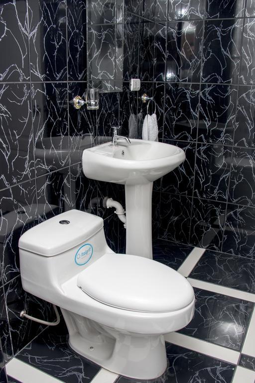 Hostal Santa Rosa Caraz Habitación foto