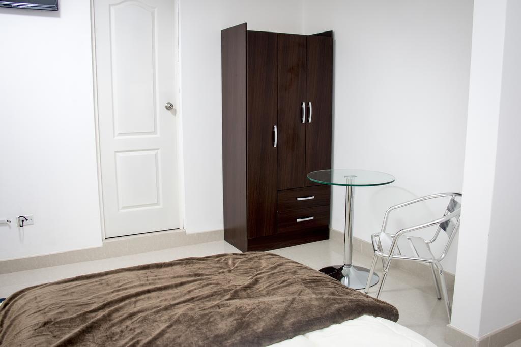 Hostal Santa Rosa Caraz Habitación foto